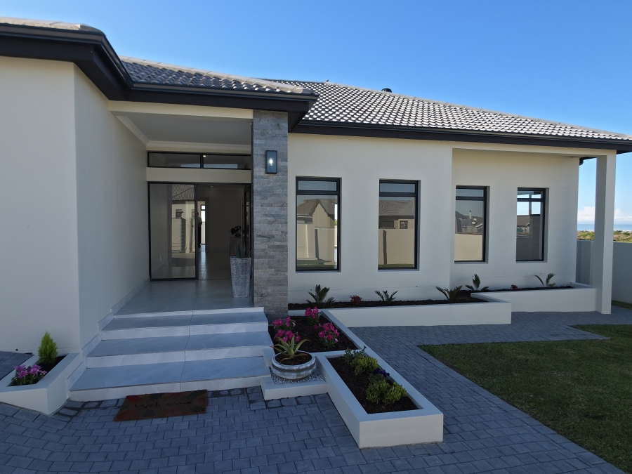 4 Bedroom Property for Sale in Fountains Estate Eastern Cape